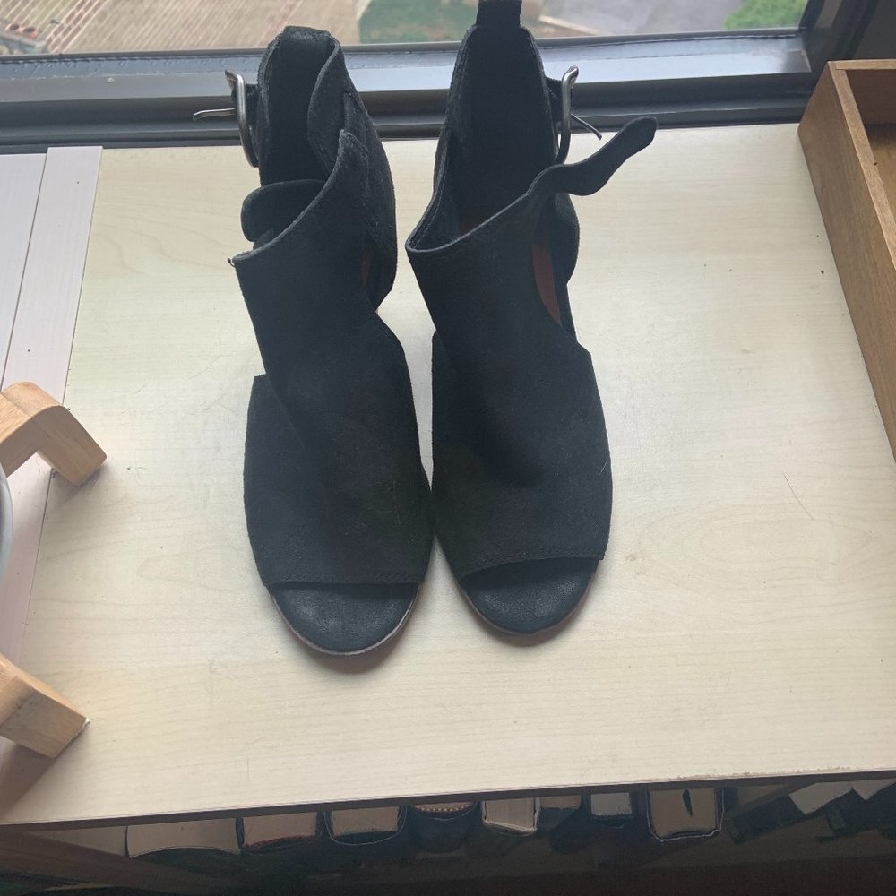Lucky Brand Black Sandals - 6M